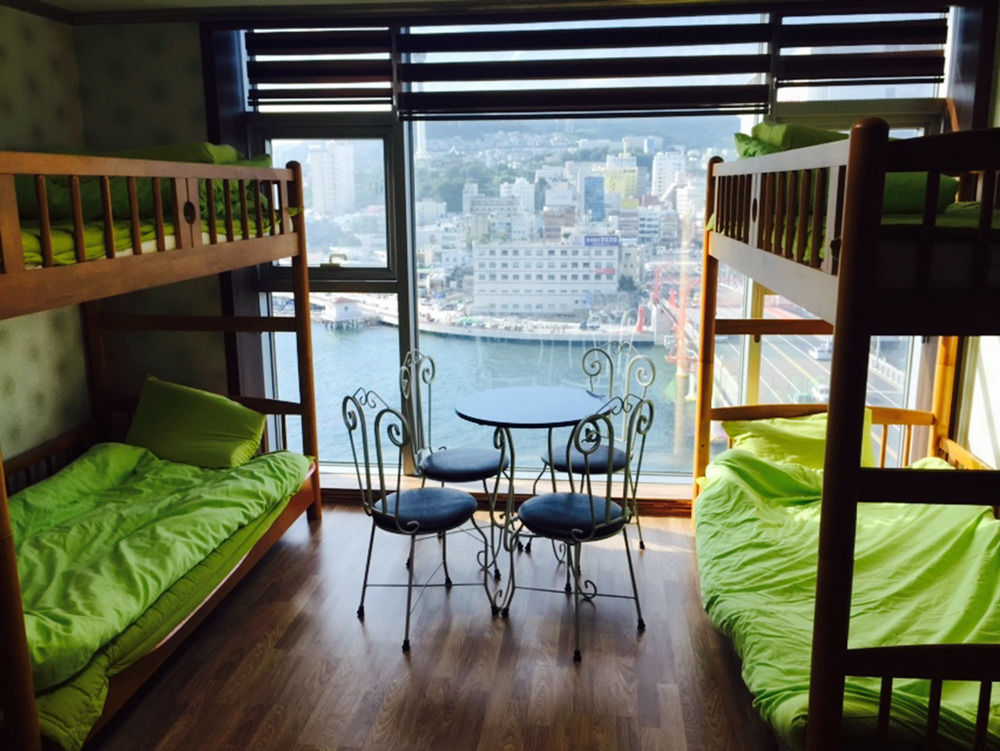 Aj House Vandrarhem Busan Exteriör bild